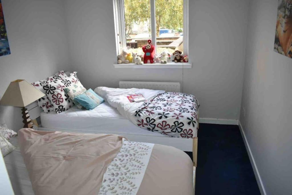Immaculate Cosy Flat Next To Holyrood Park! Apartment Edinburgh Exterior photo
